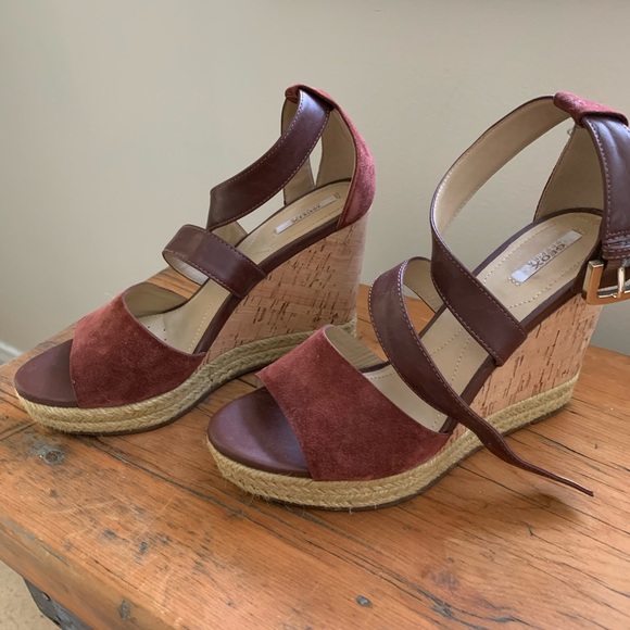 Suede and leather wedge shoes - Picture 2 of 4
